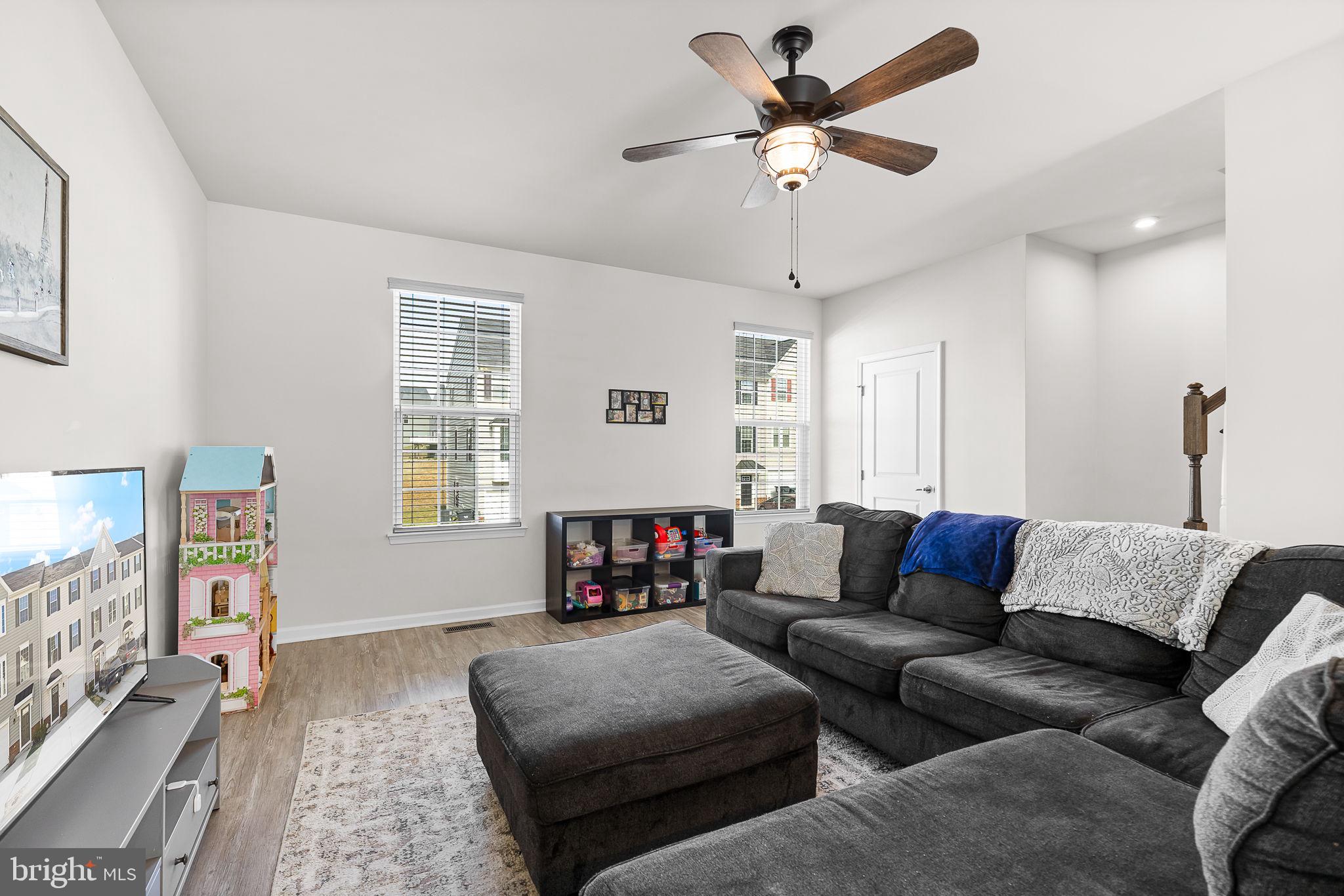 511 Landing Dr