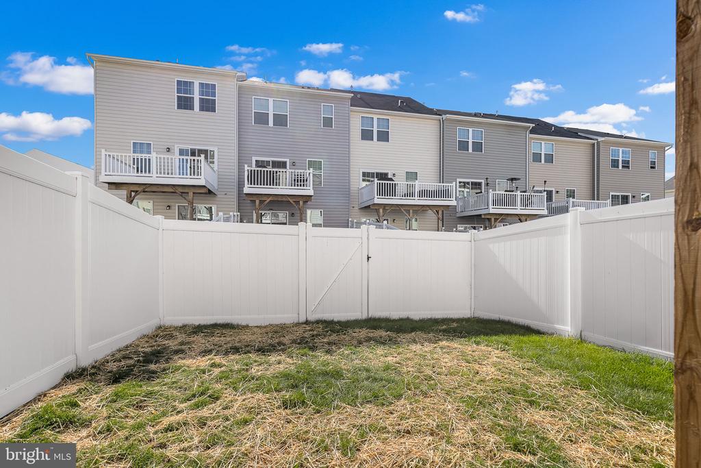 511 Landing Dr