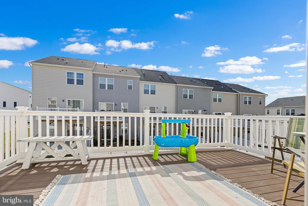 511 Landing Dr