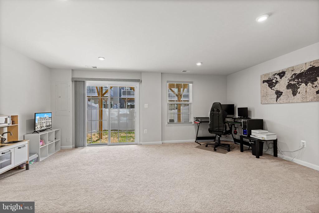 511 Landing Dr