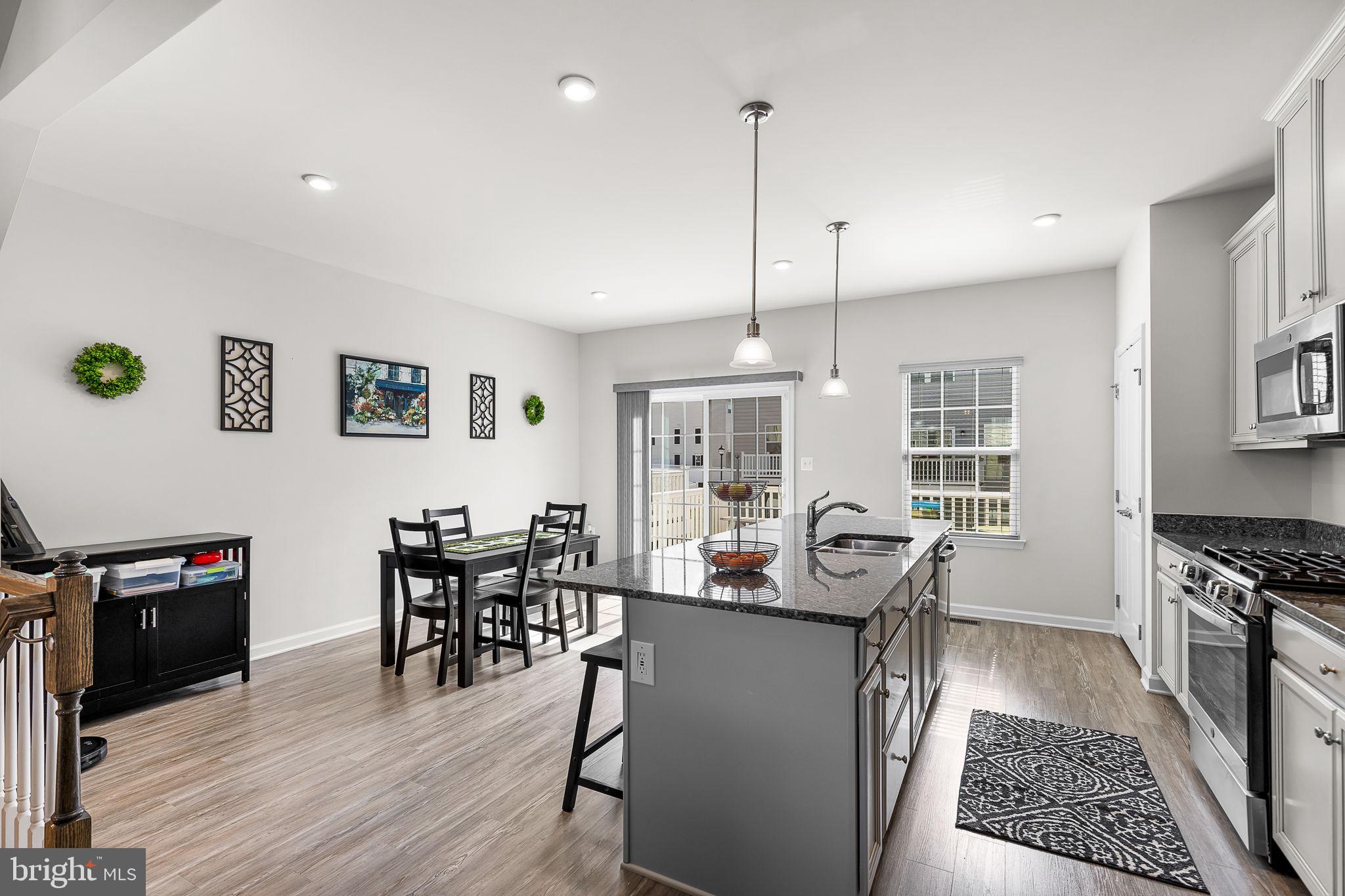 511 Landing Dr