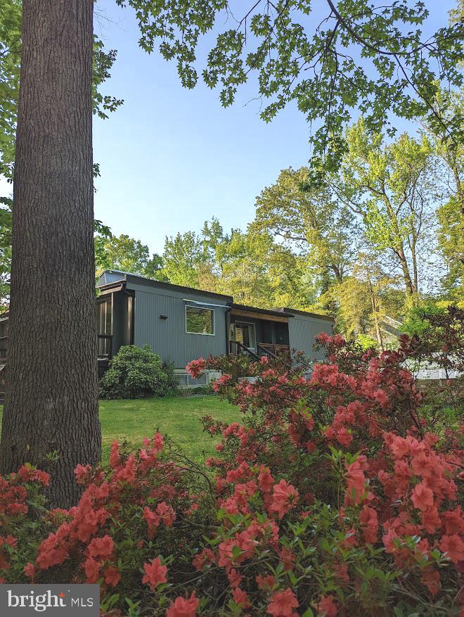 103 Lake Shore Dr
