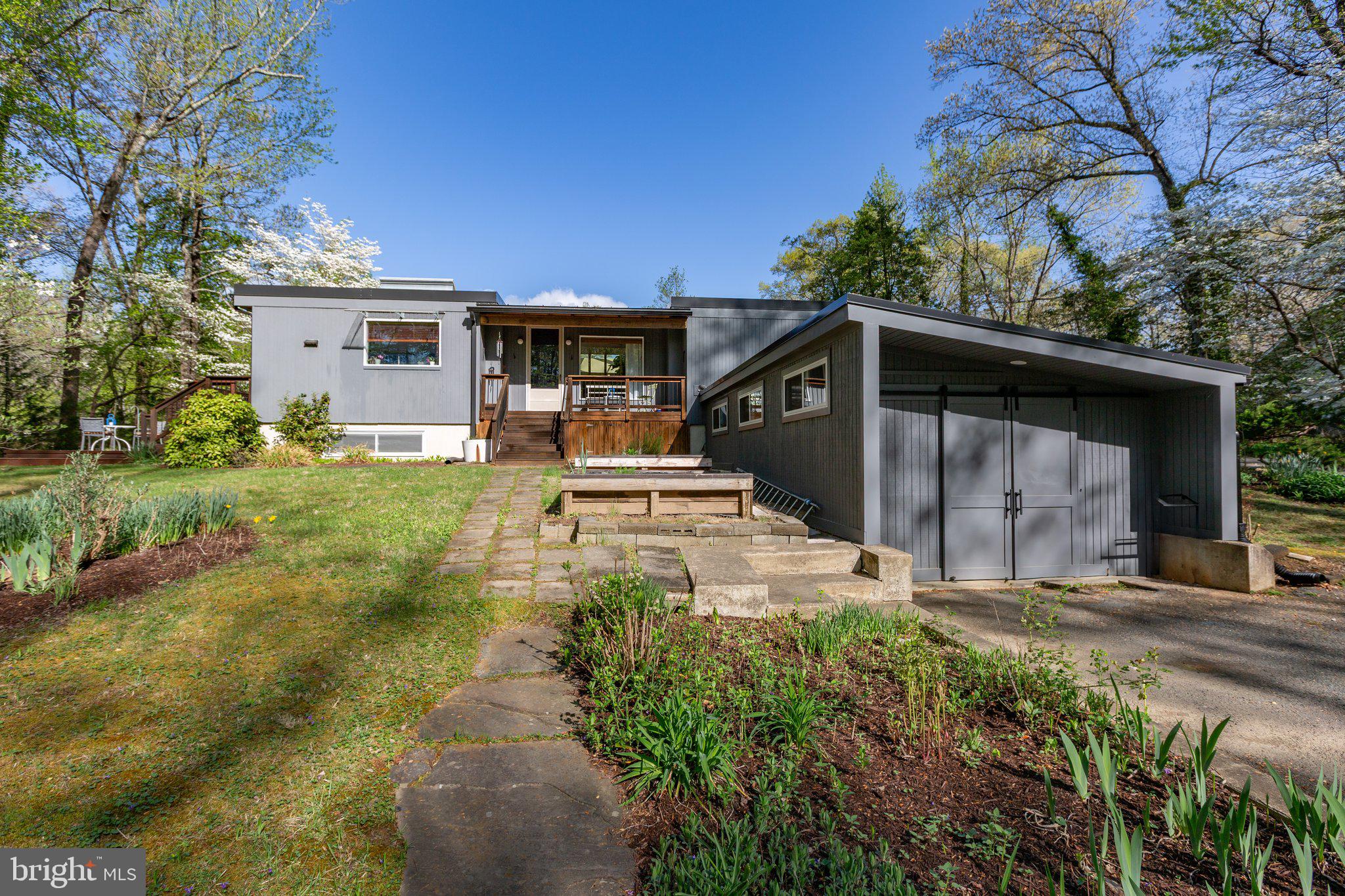 103 Lake Shore Dr