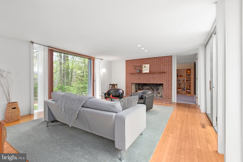 103 Lake Shore Dr