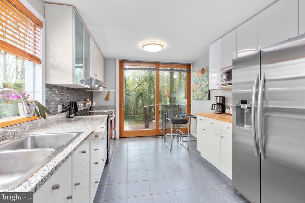 103 Lake Shore Dr