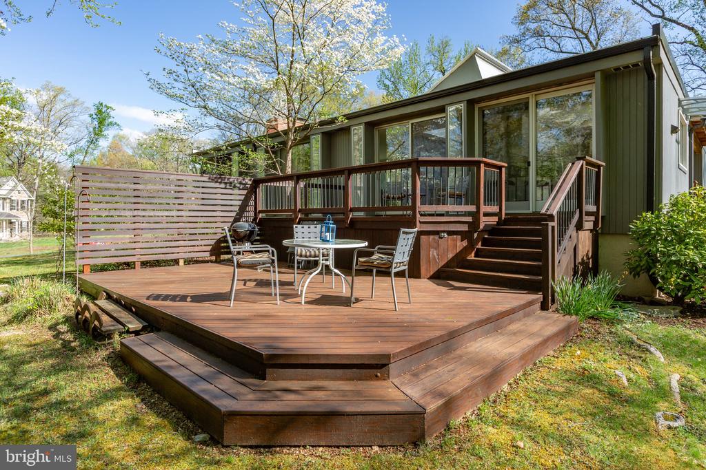 103 Lake Shore Dr