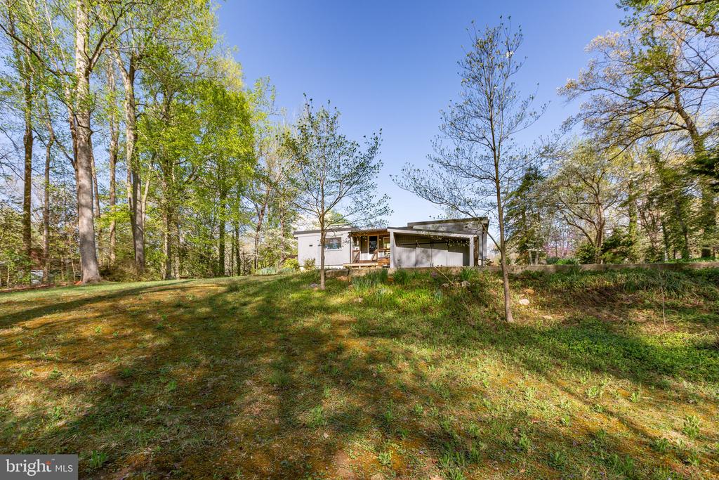 103 Lake Shore Dr