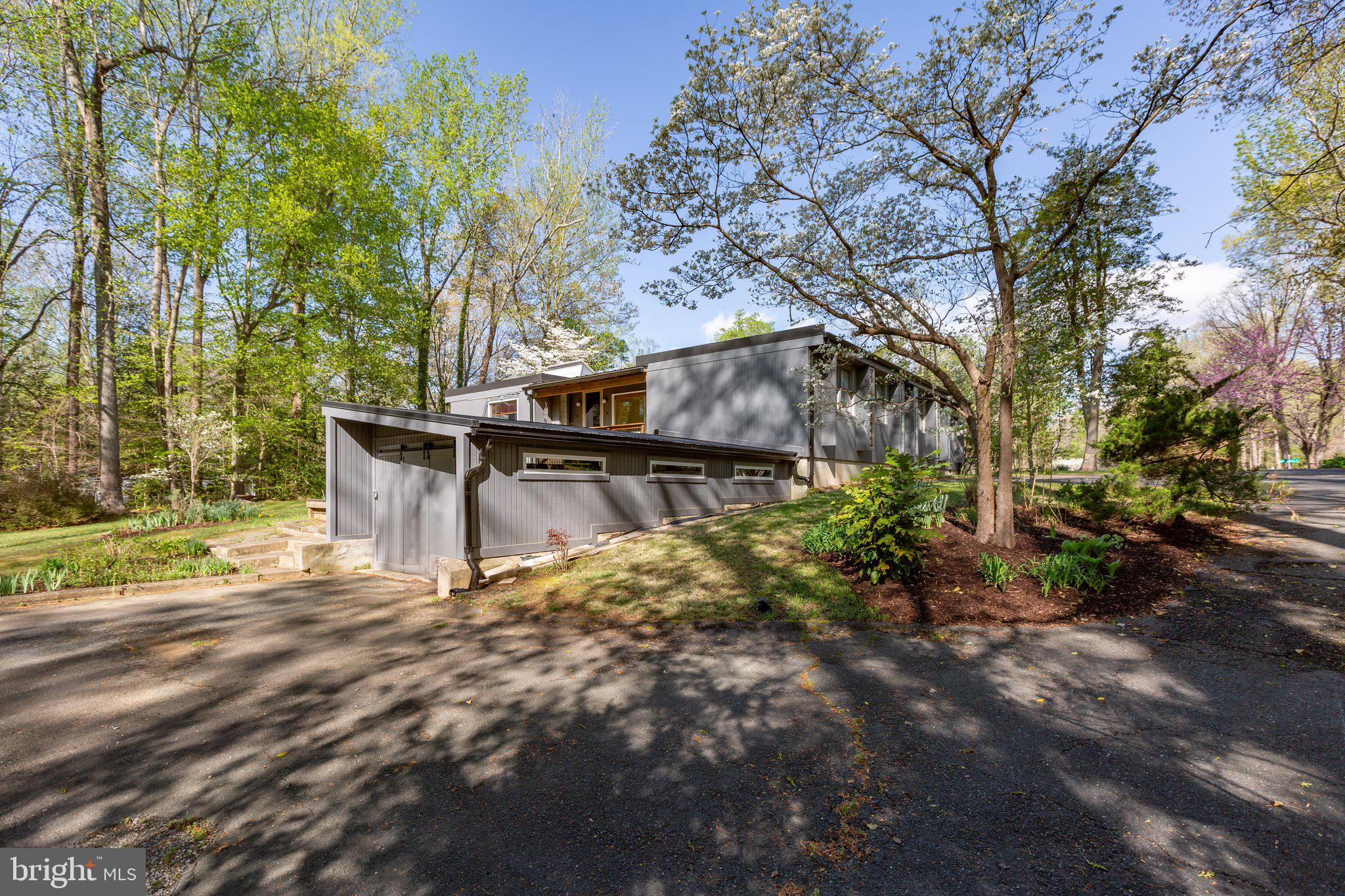 103 Lake Shore Dr
