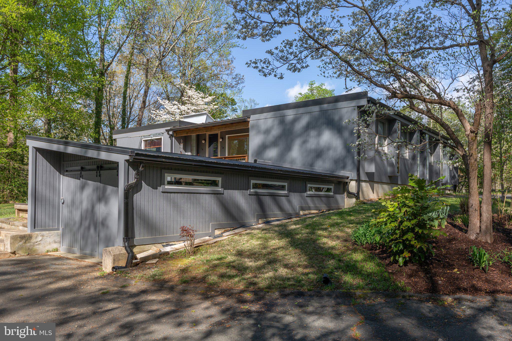 103 Lake Shore Dr