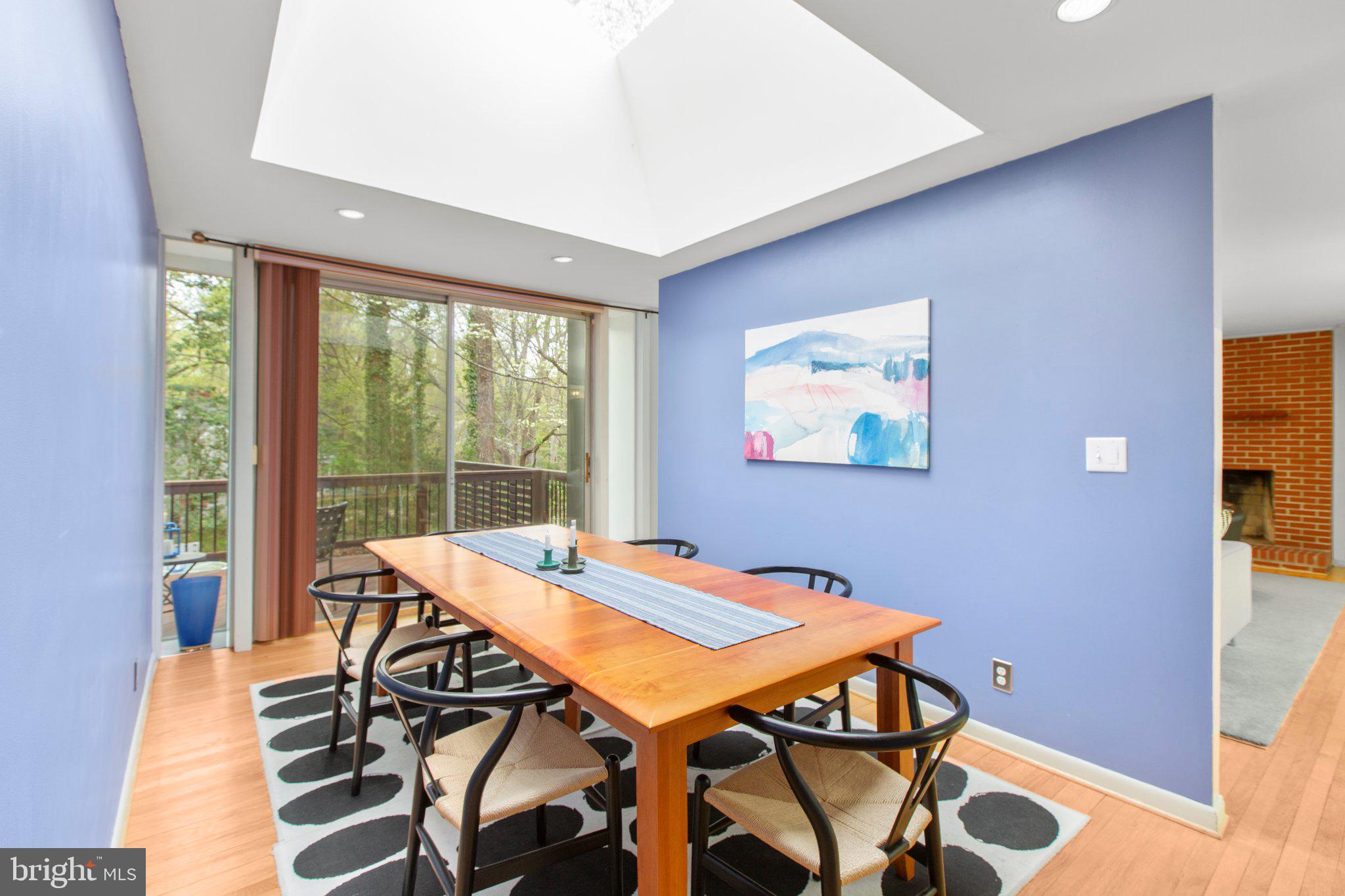 103 Lake Shore Dr