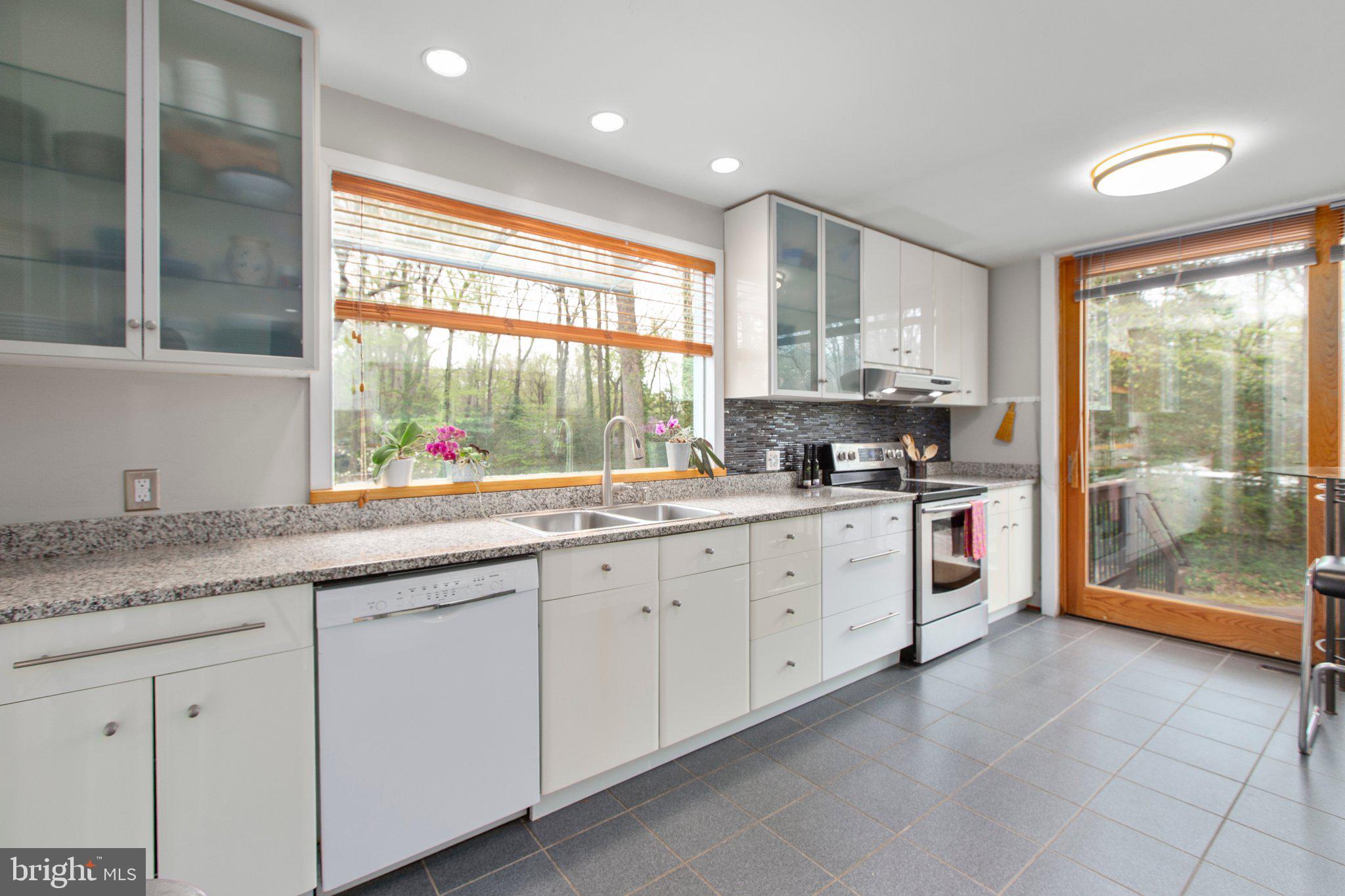 103 Lake Shore Dr
