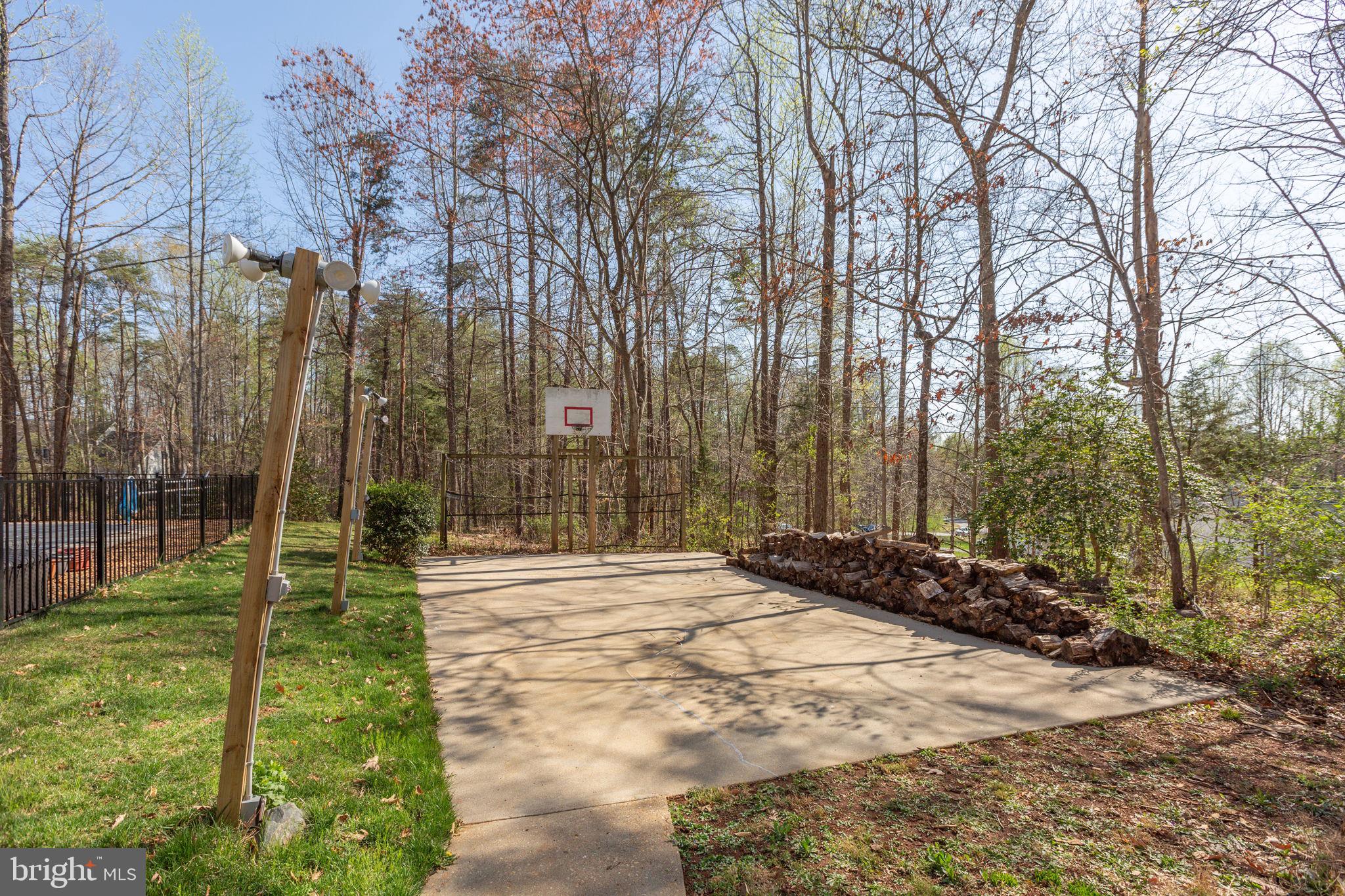 153 Harwill Dr