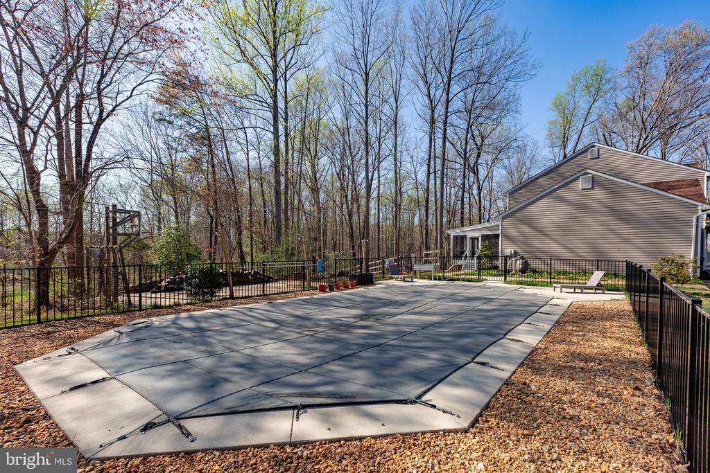 153 Harwill Dr