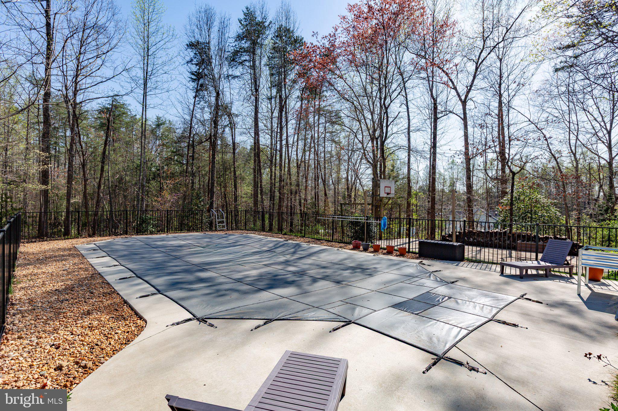 153 Harwill Dr