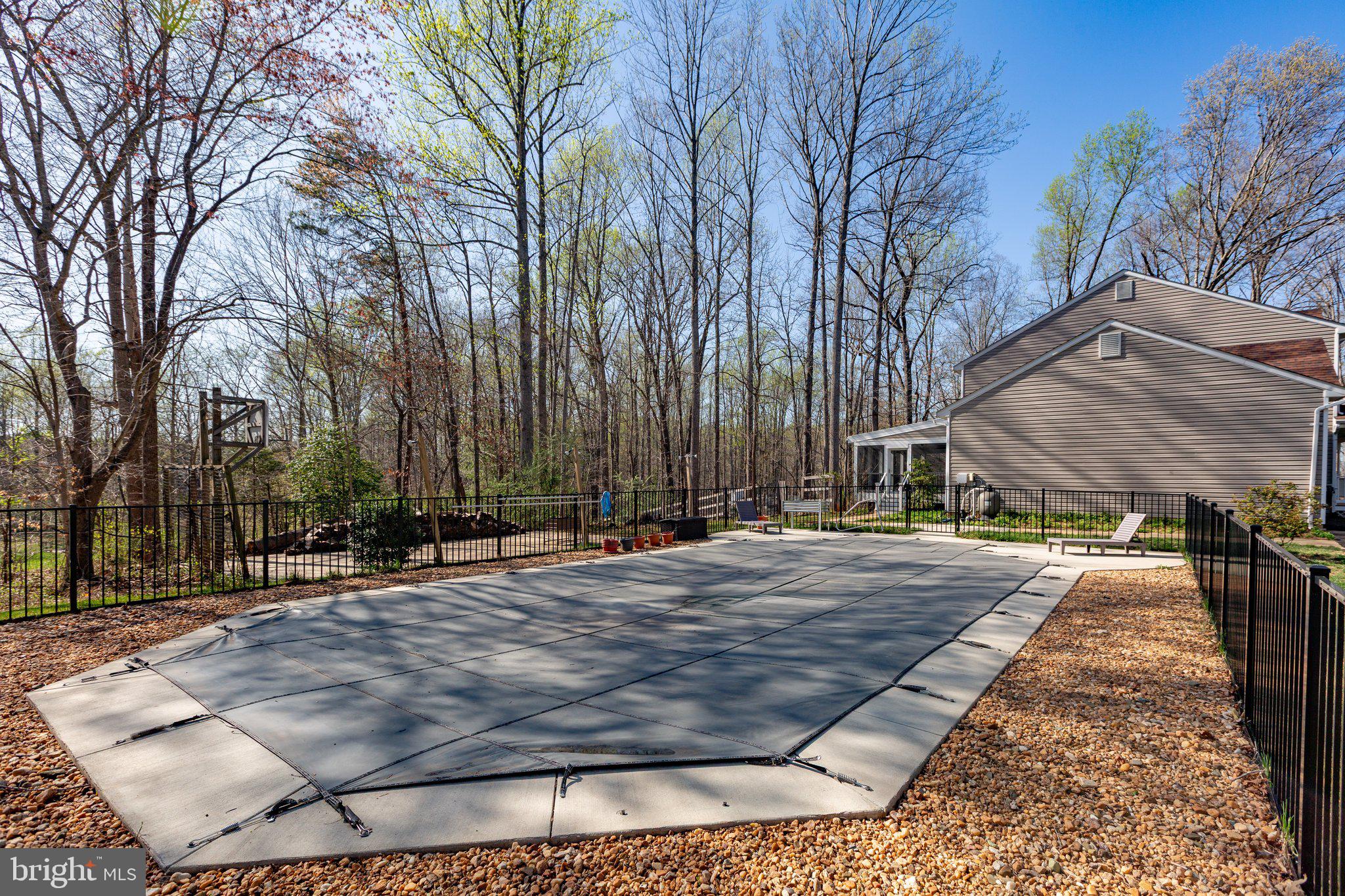 153 Harwill Dr