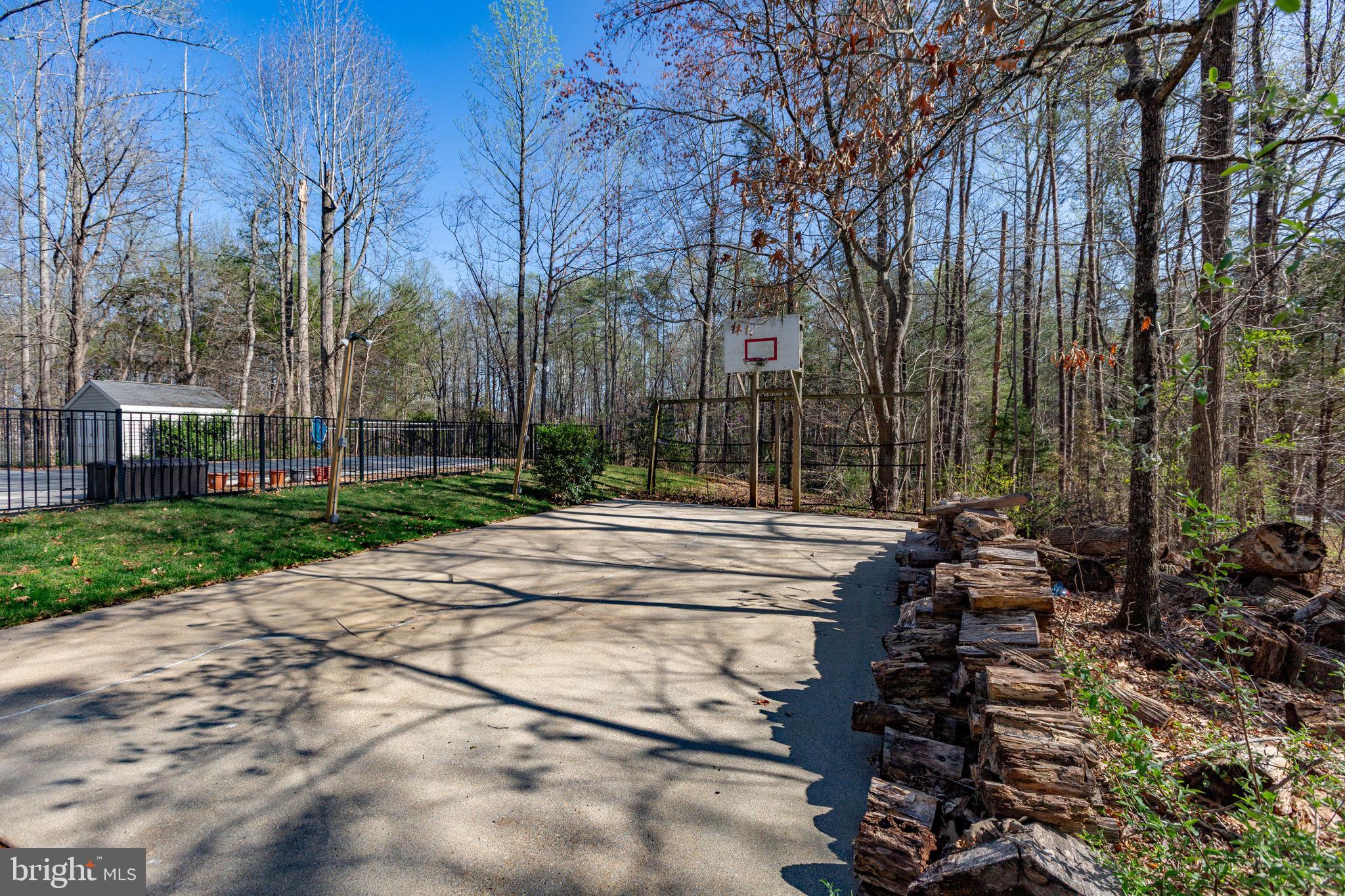 153 Harwill Dr