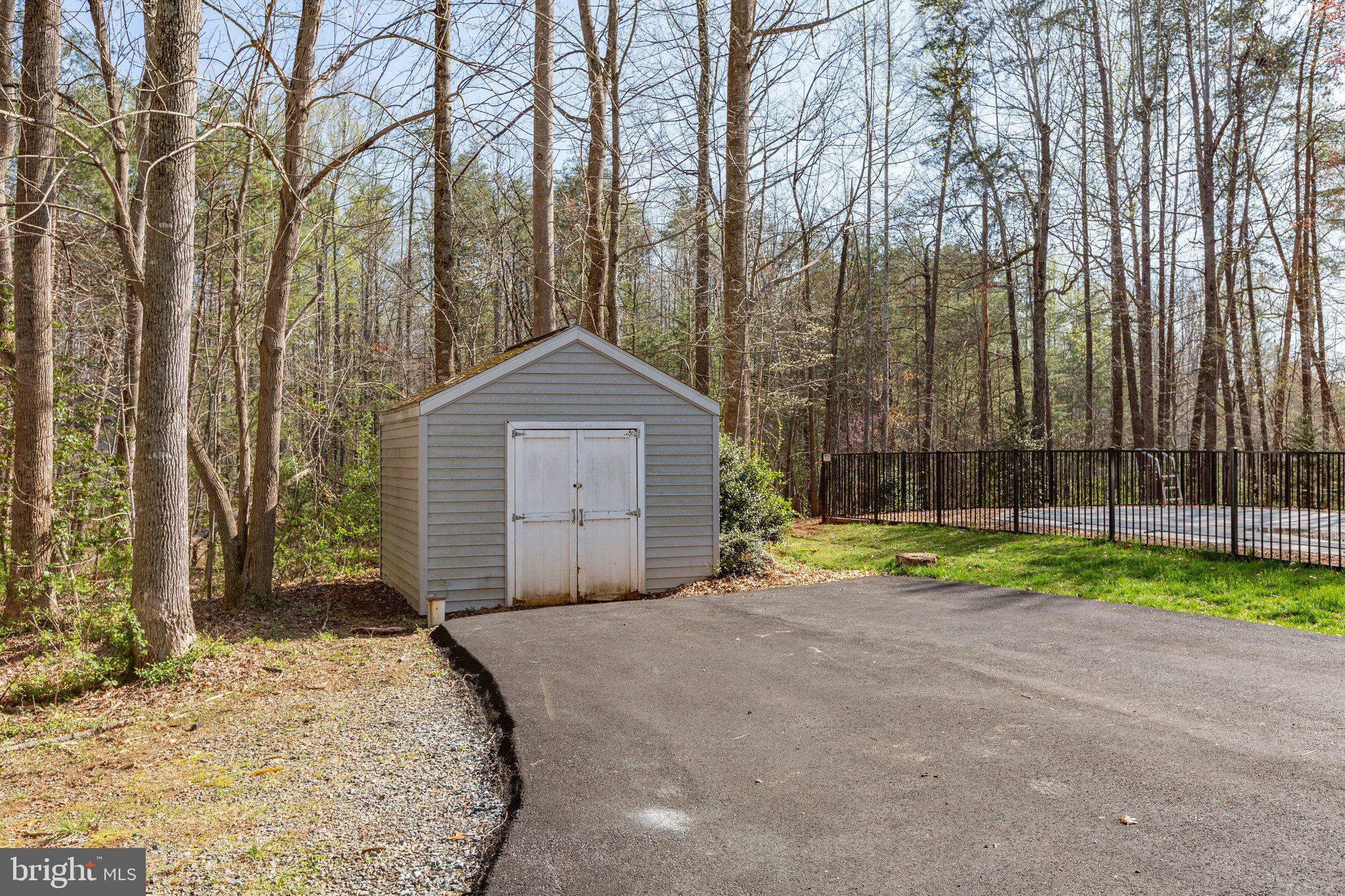 153 Harwill Dr