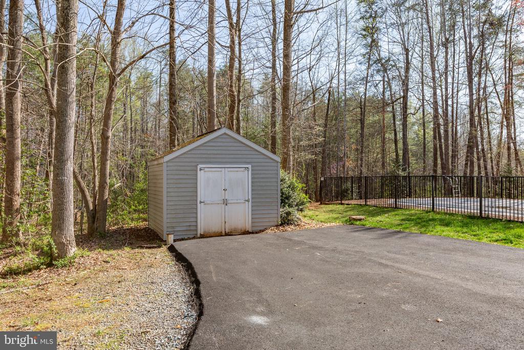153 Harwill Dr