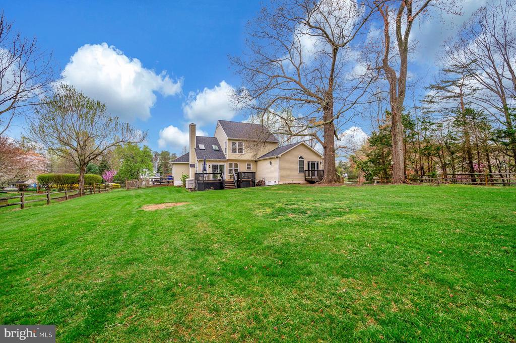 3 Hay Barn Rd