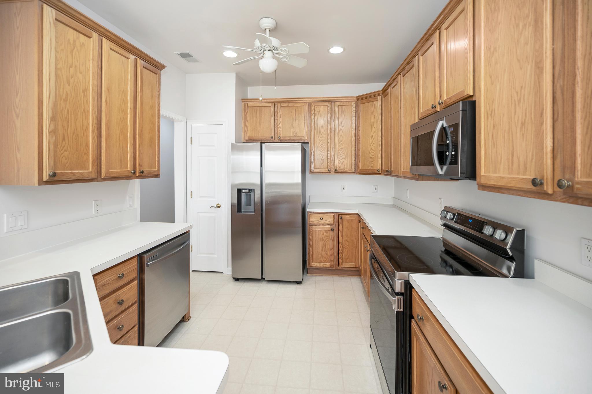 36 Chantilly Pl