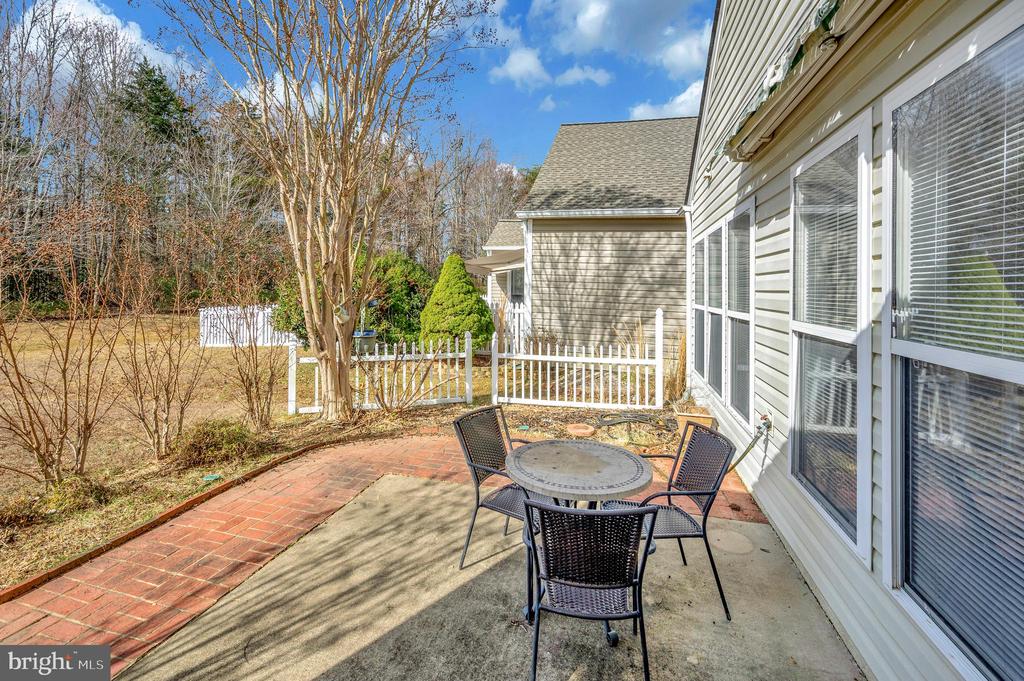 36 Chantilly Pl