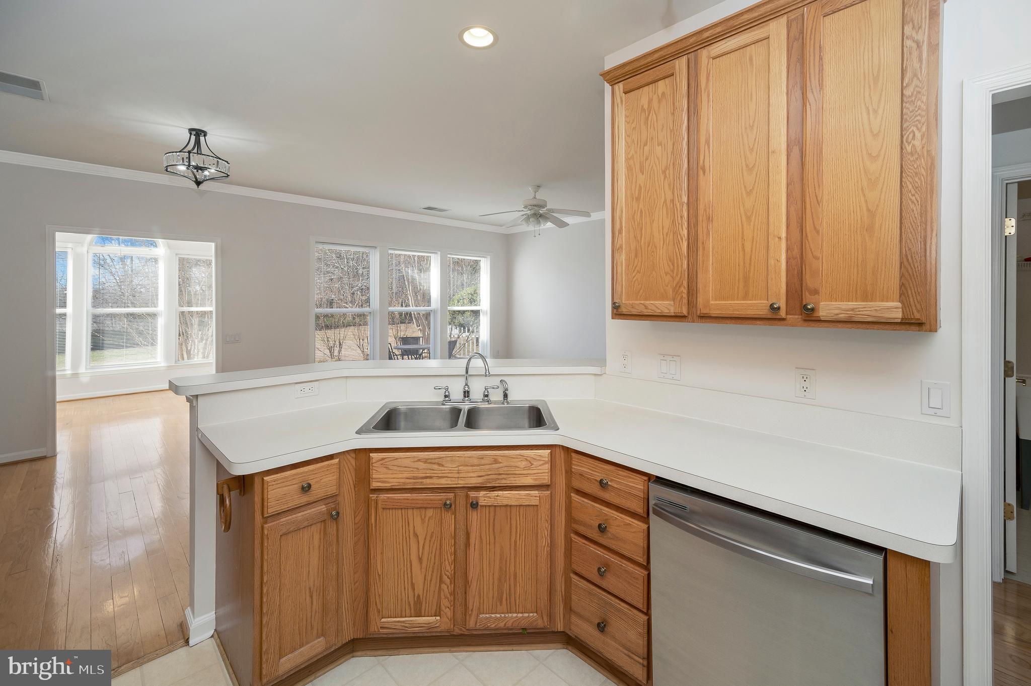 36 Chantilly Pl