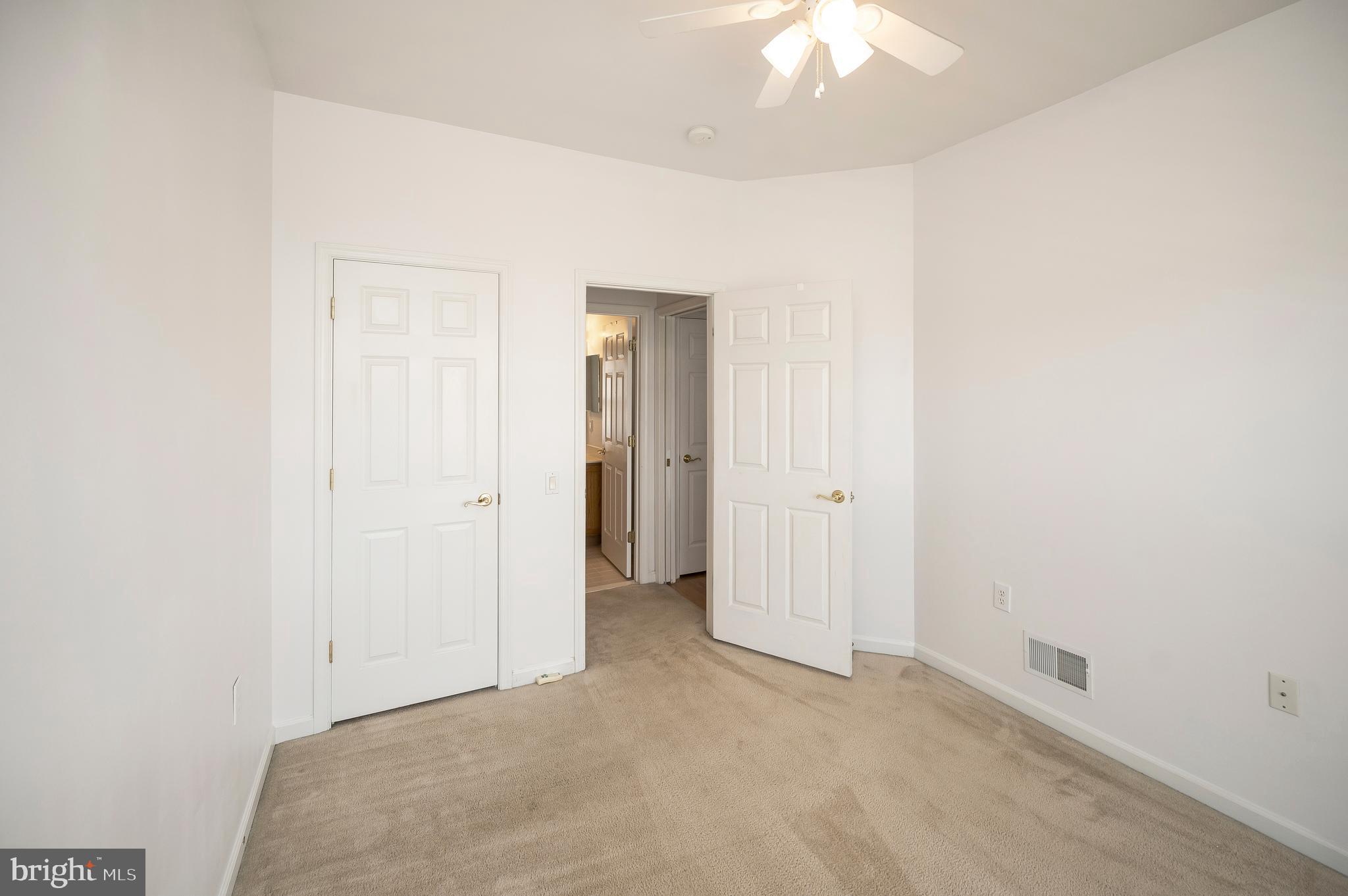 36 Chantilly Pl