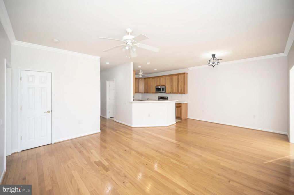 36 Chantilly Pl
