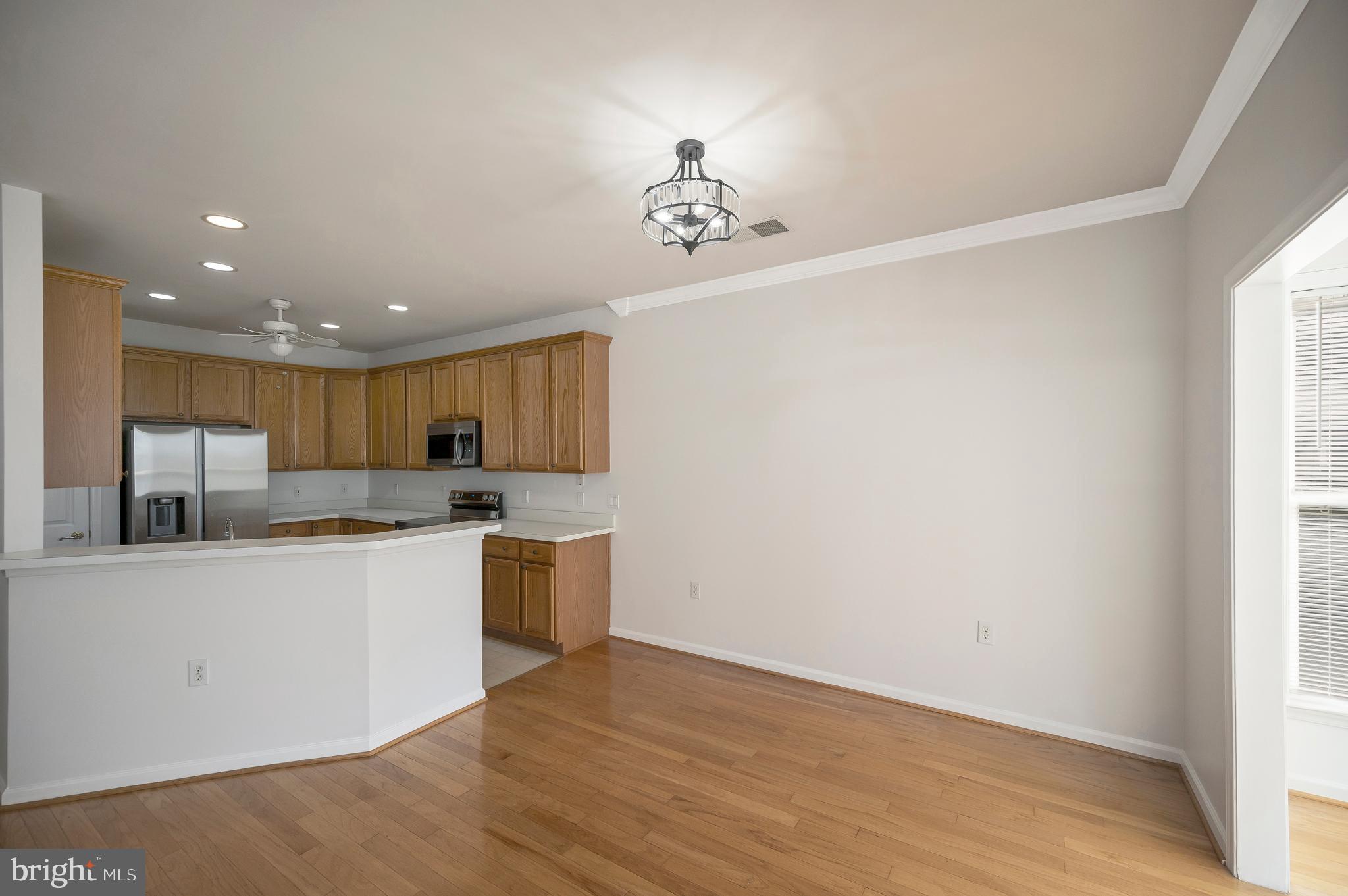 36 Chantilly Pl