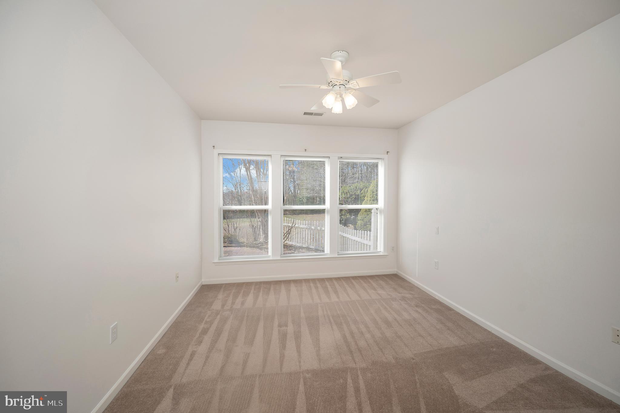 36 Chantilly Pl