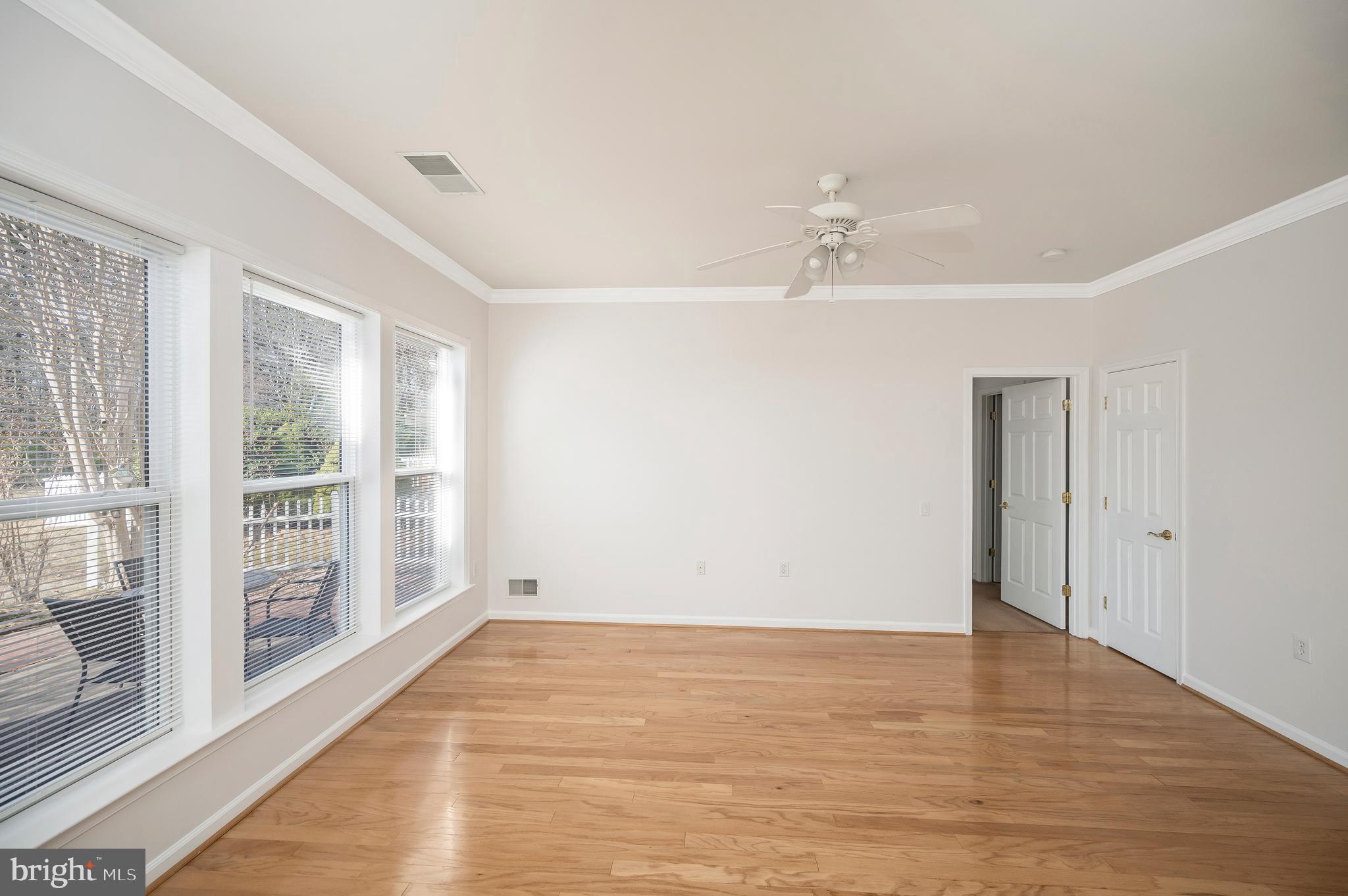 36 Chantilly Pl