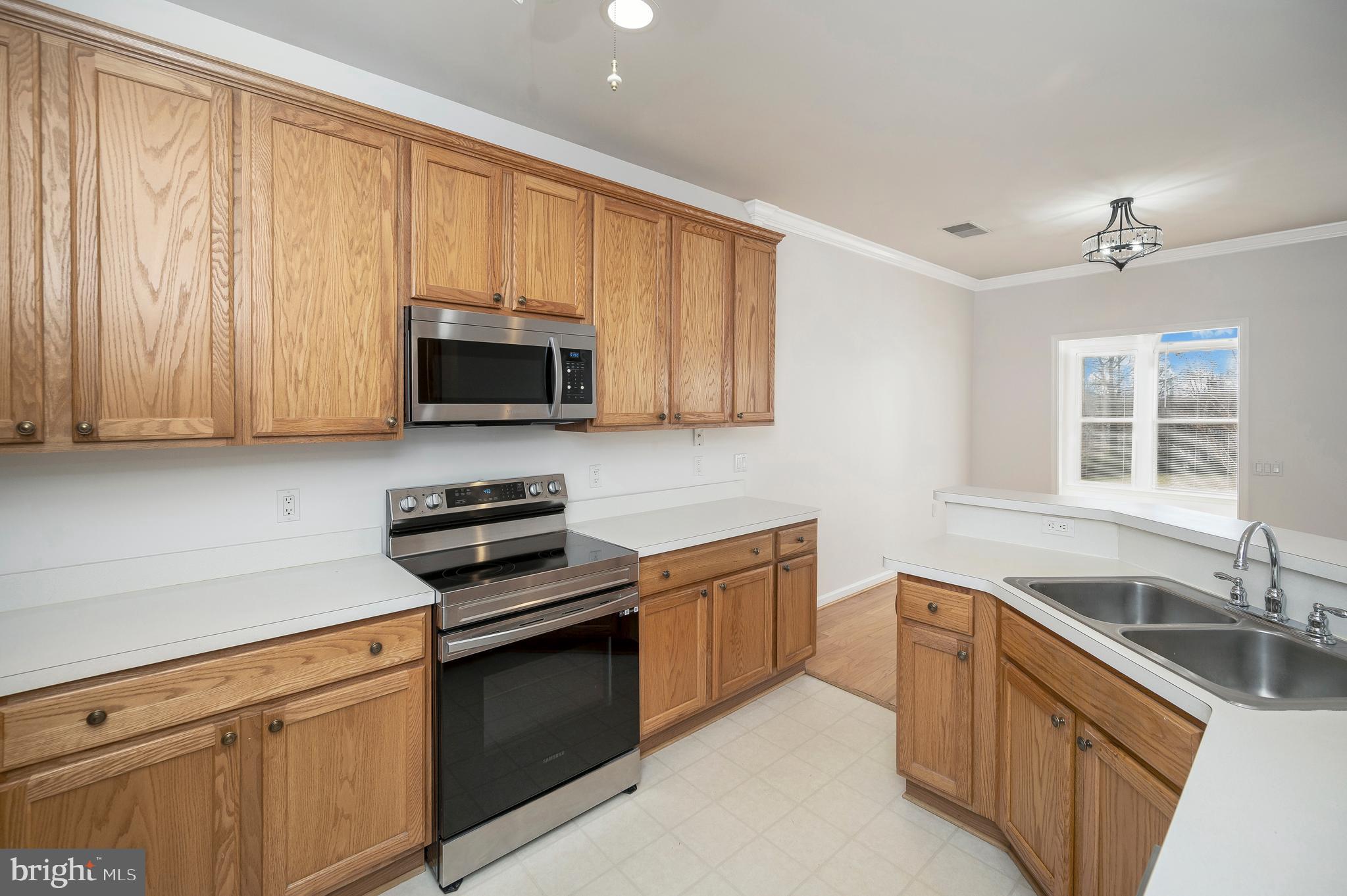 36 Chantilly Pl