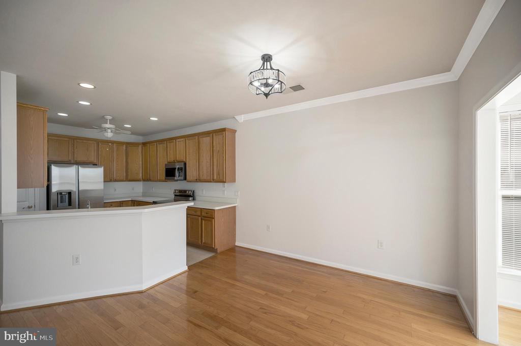 36 Chantilly Pl