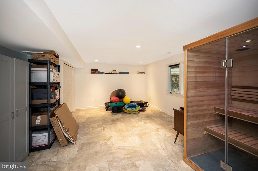 313 Ingleside Dr