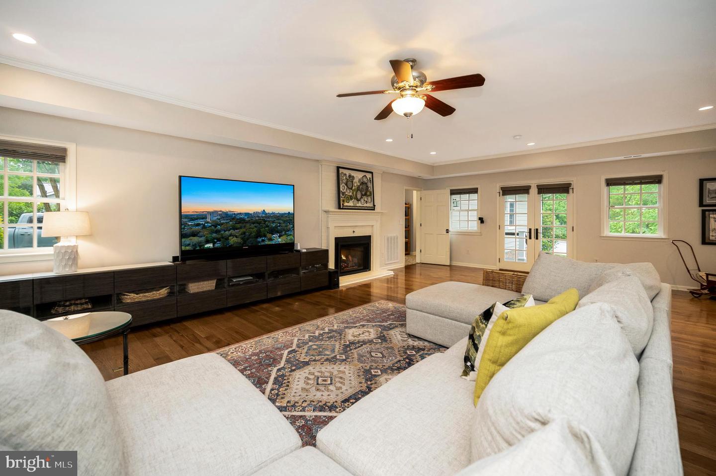 313 Ingleside Dr