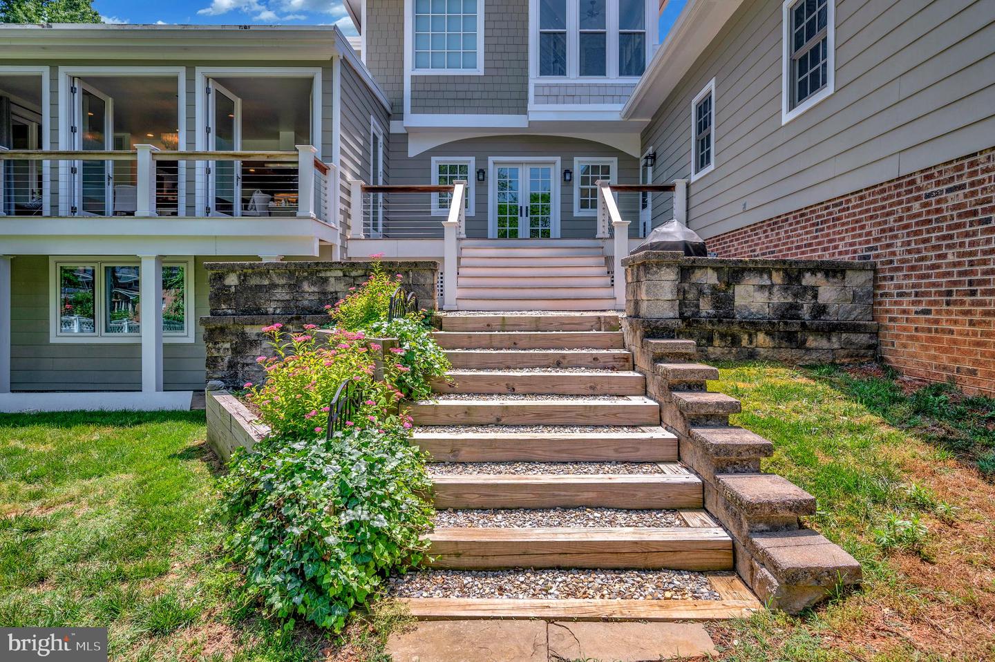 313 Ingleside Dr