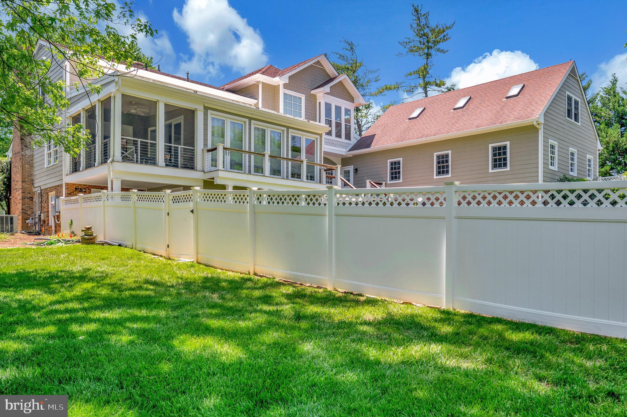 313 Ingleside Dr