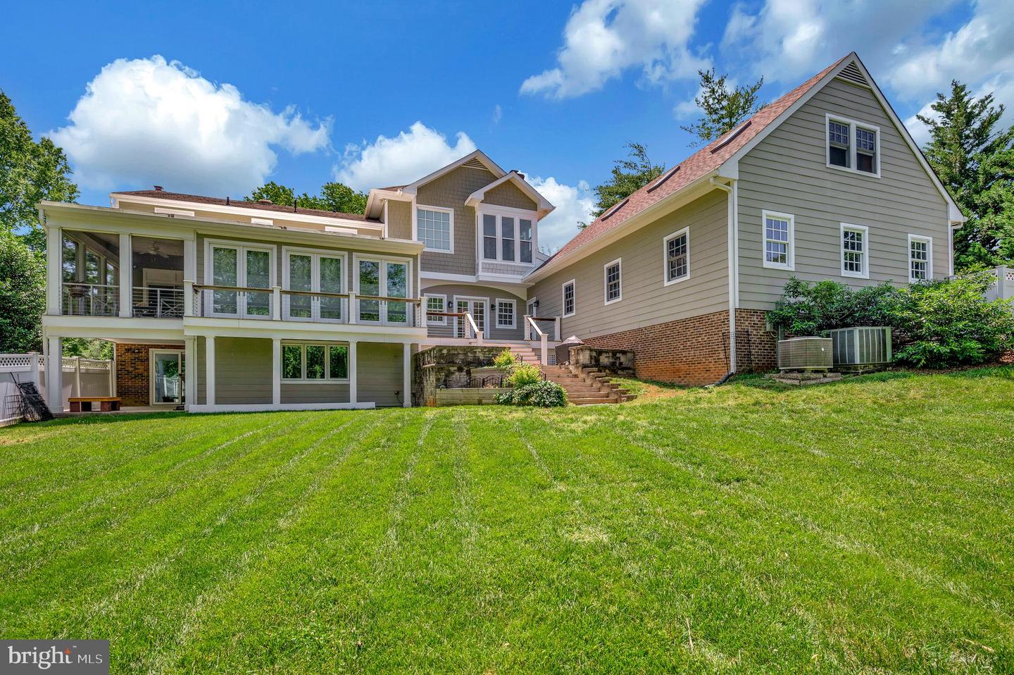 313 Ingleside Dr