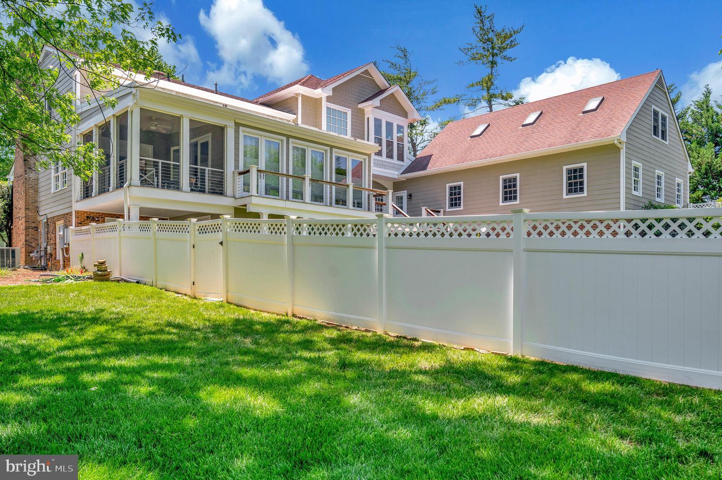 313 Ingleside Dr