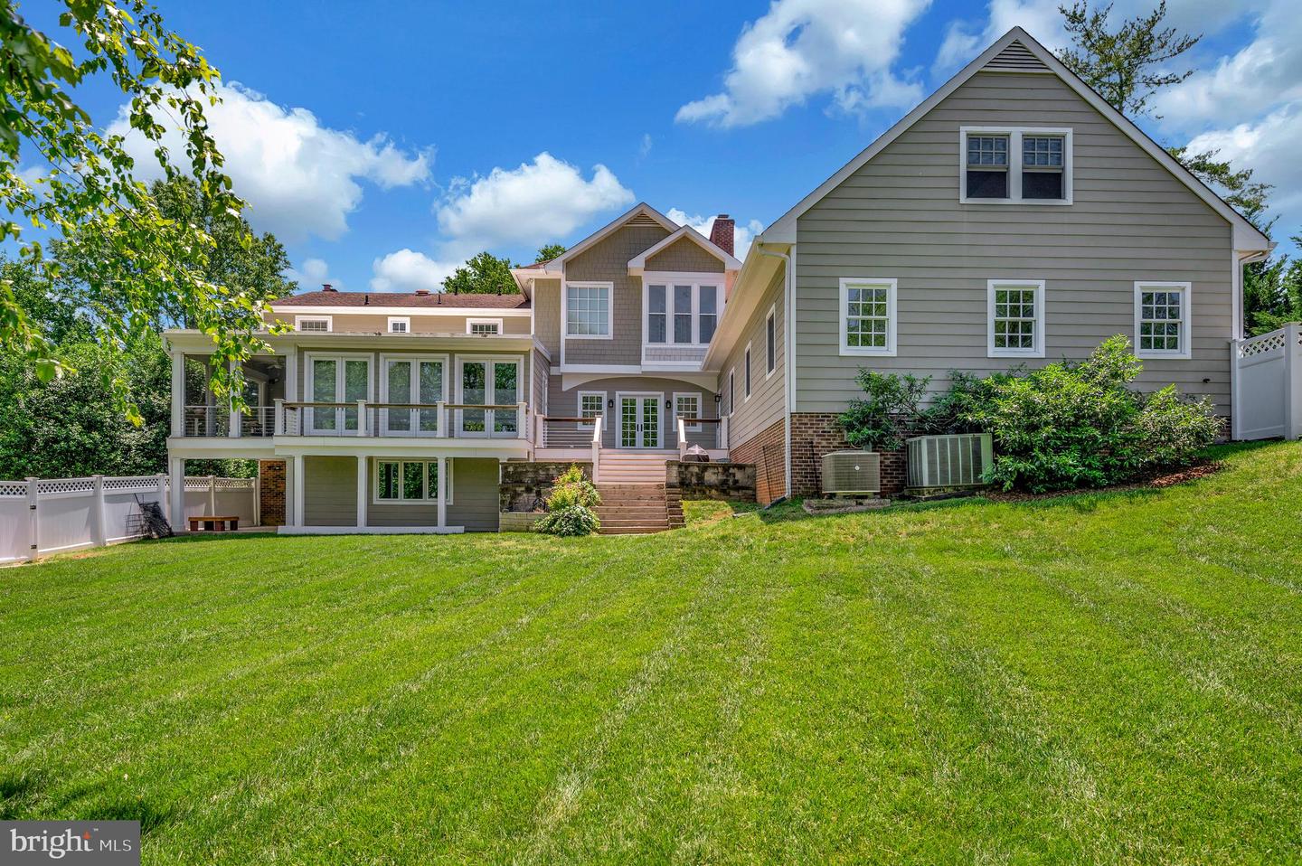 313 Ingleside Dr