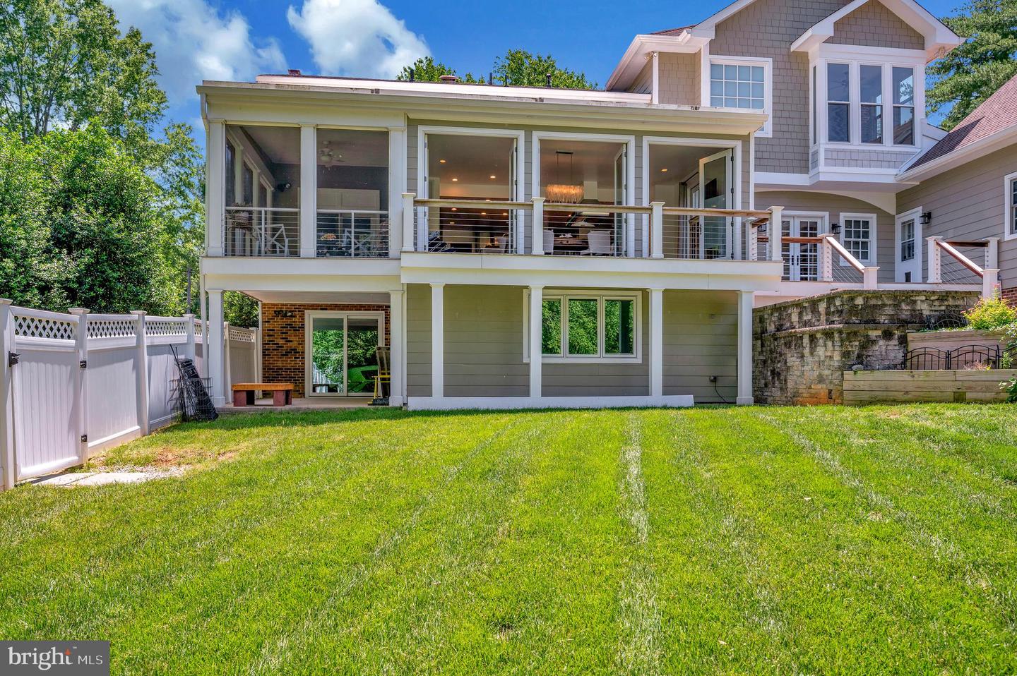 313 Ingleside Dr