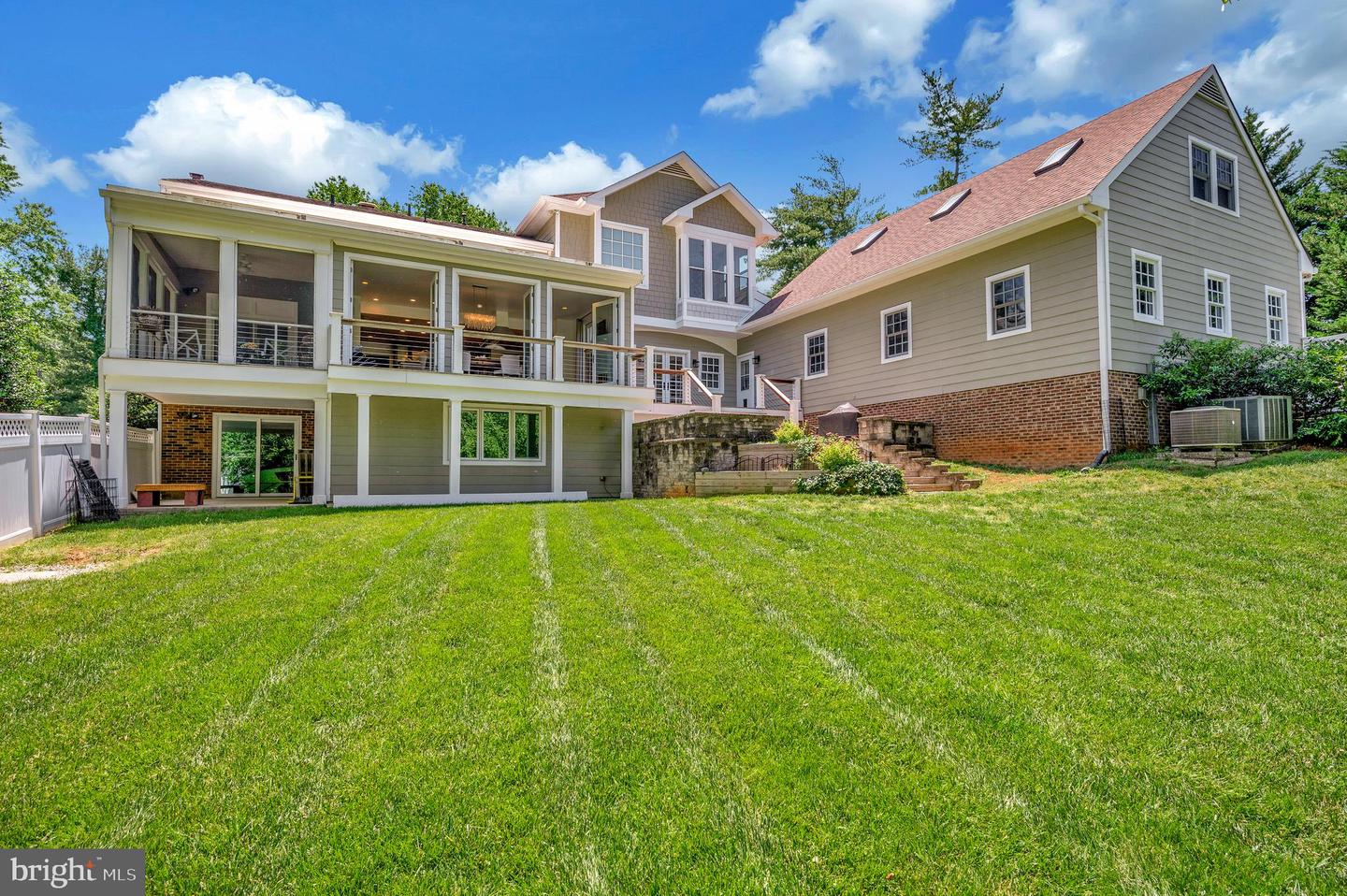 313 Ingleside Dr