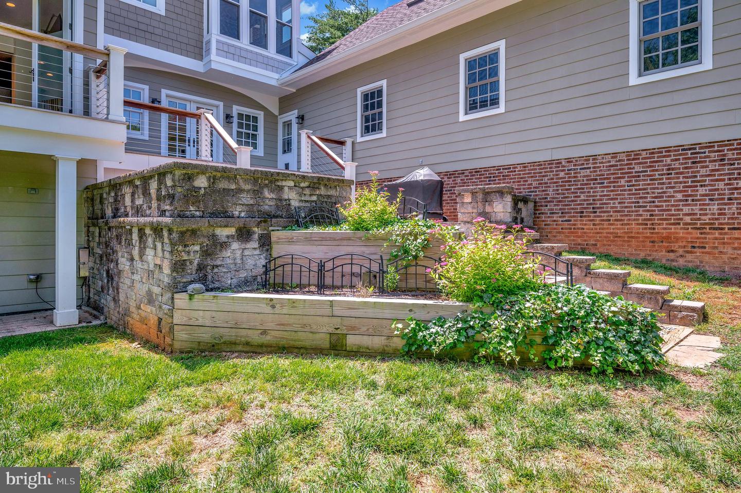313 Ingleside Dr