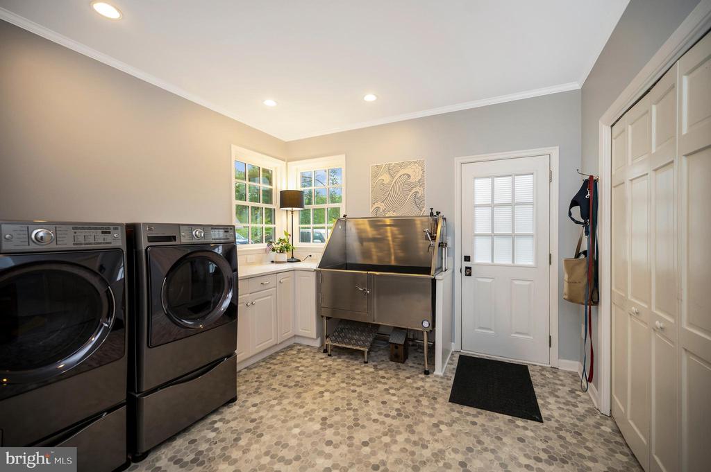 313 Ingleside Dr