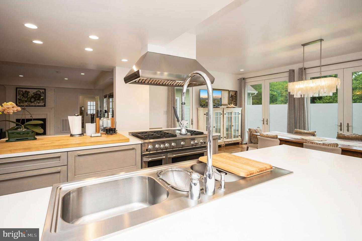 313 Ingleside Dr