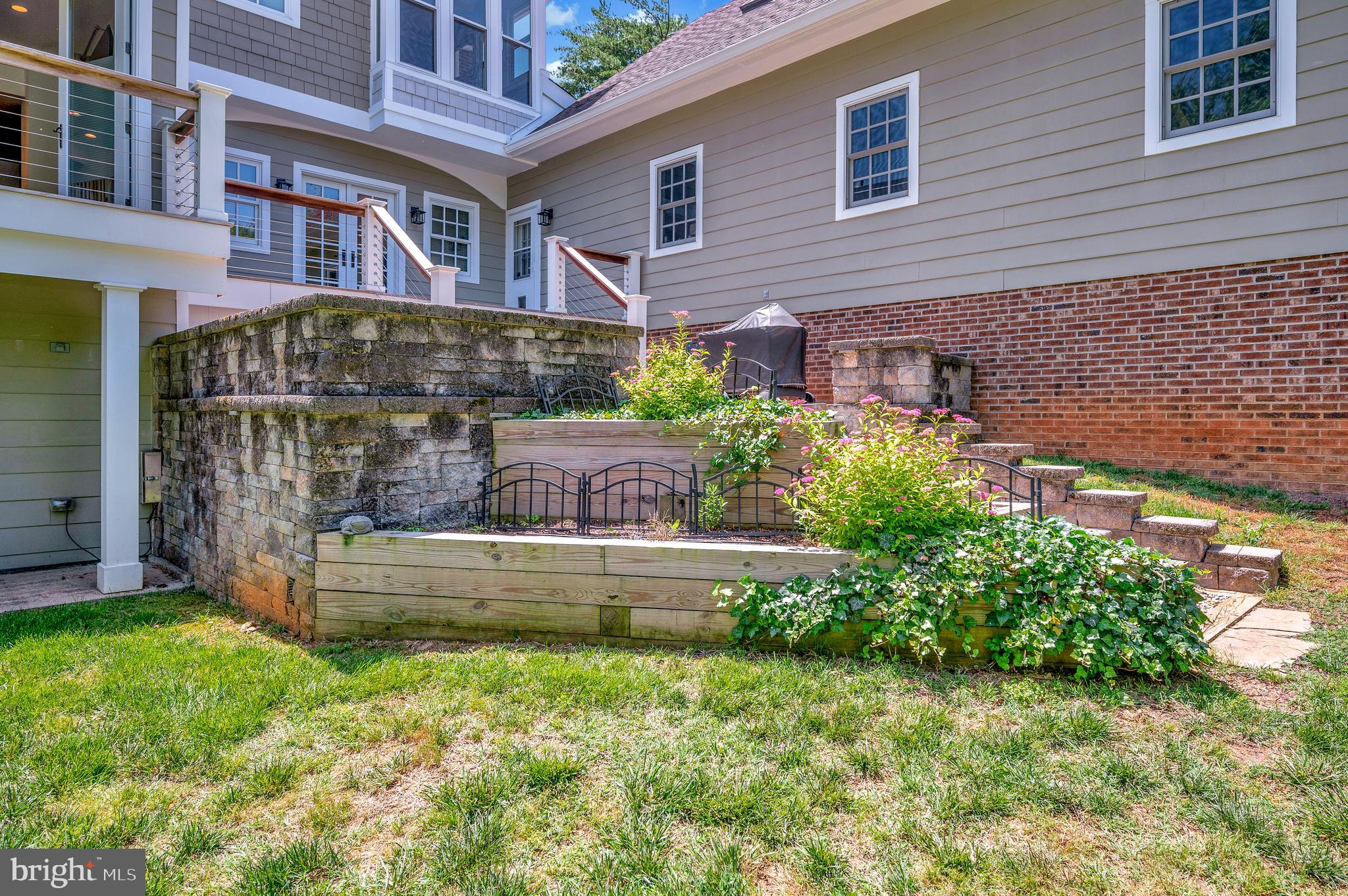 313 Ingleside Dr