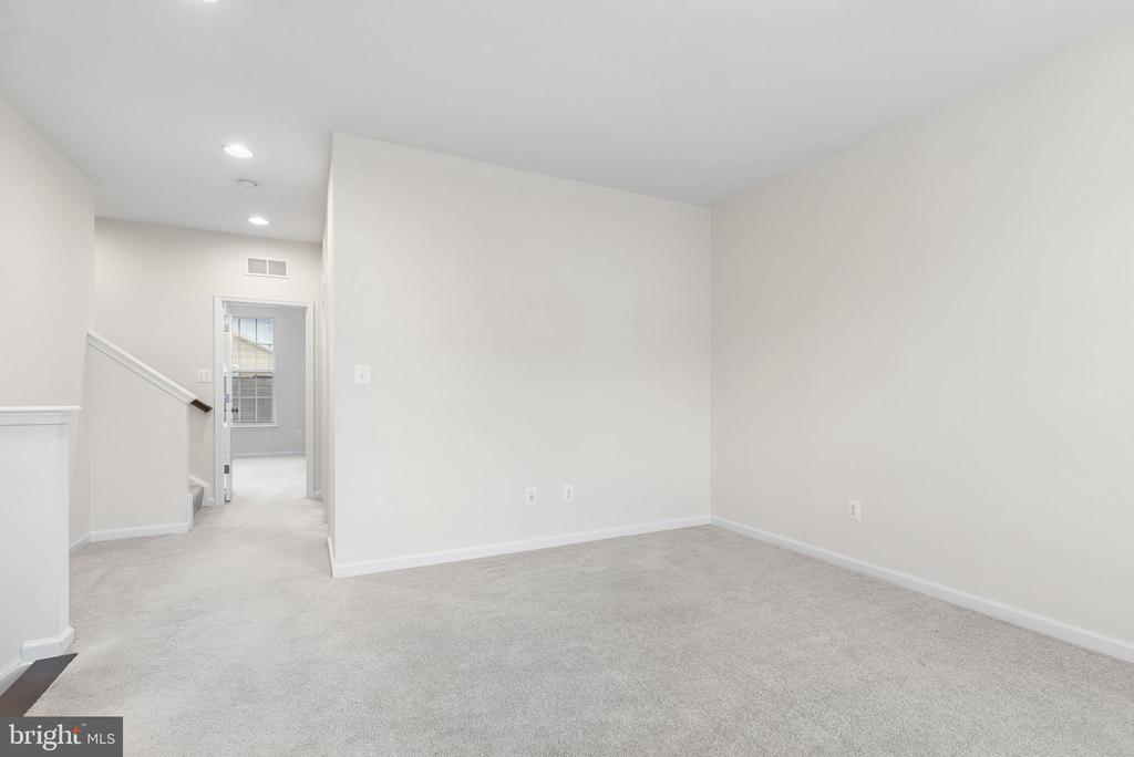 840 BASSWOOD DR