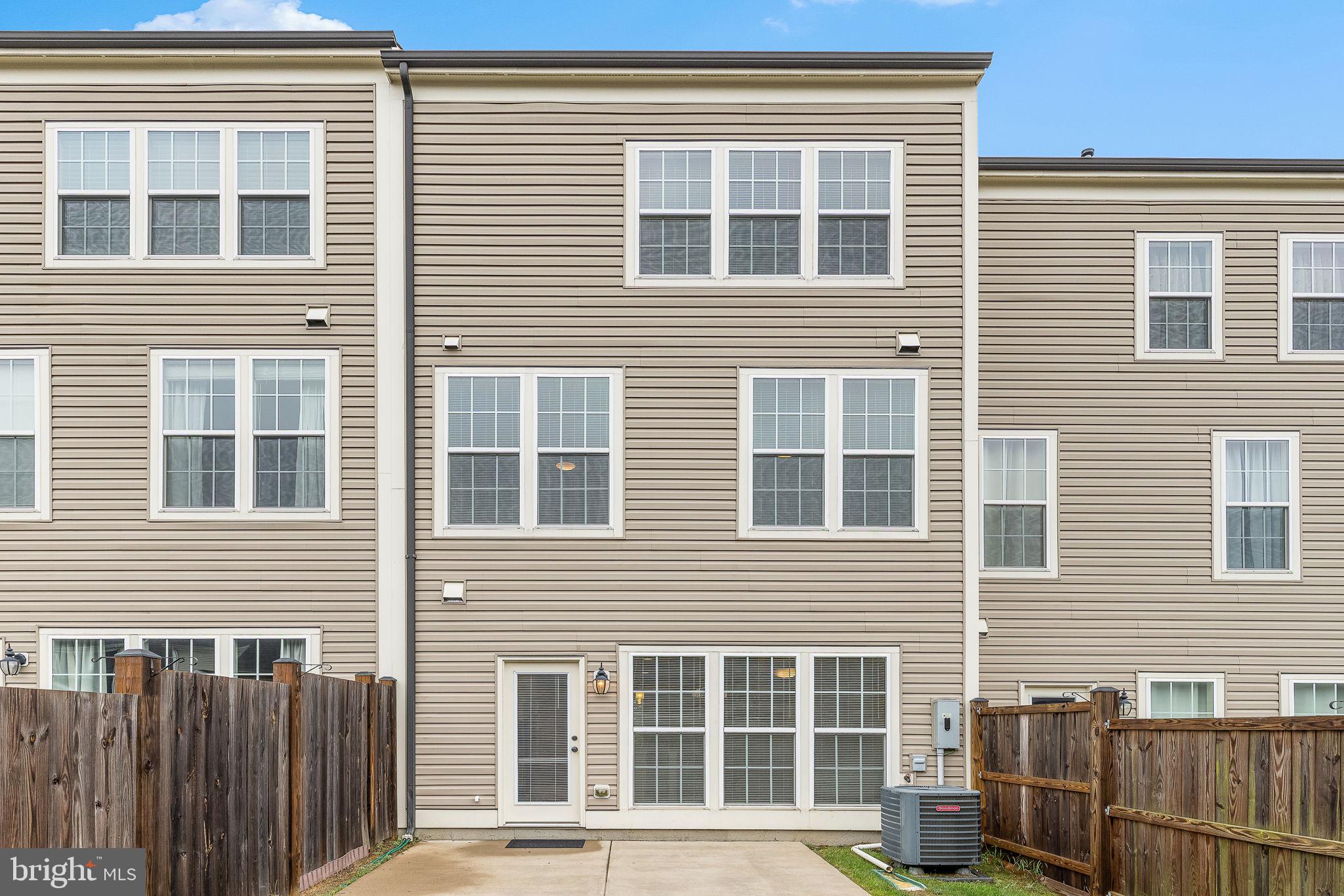 840 BASSWOOD DR
