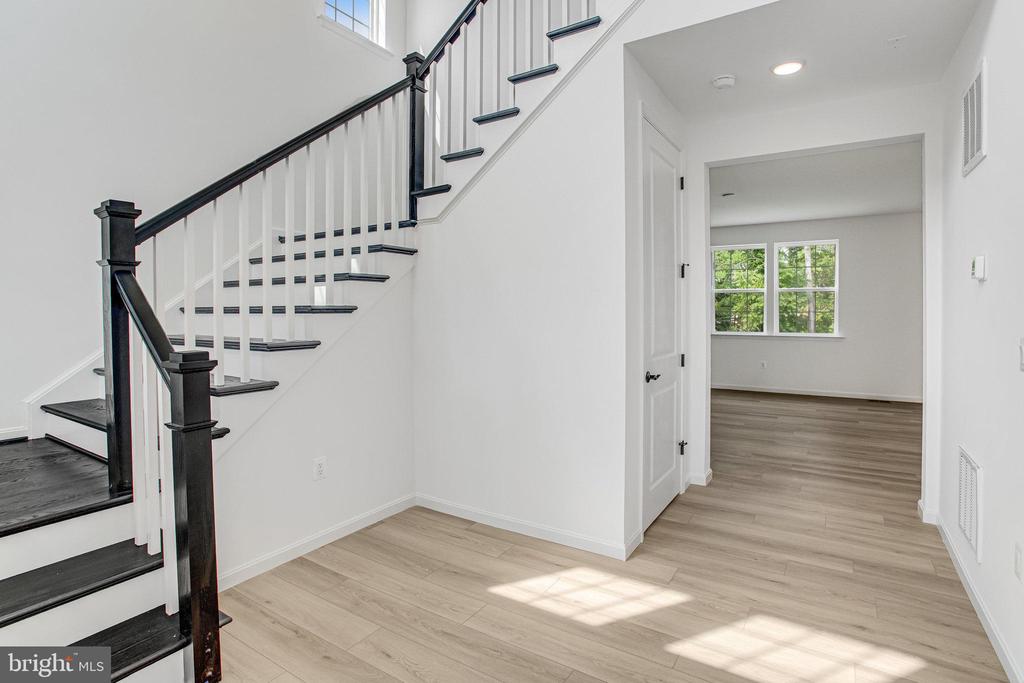 217 CAMWOOD COURT