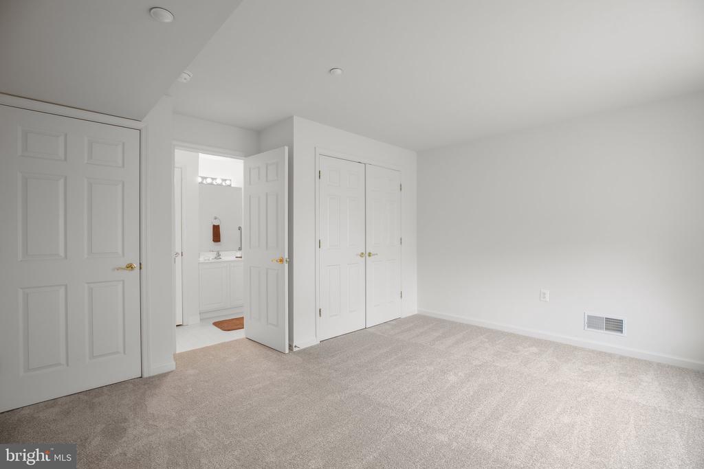 200 Smithfield Way